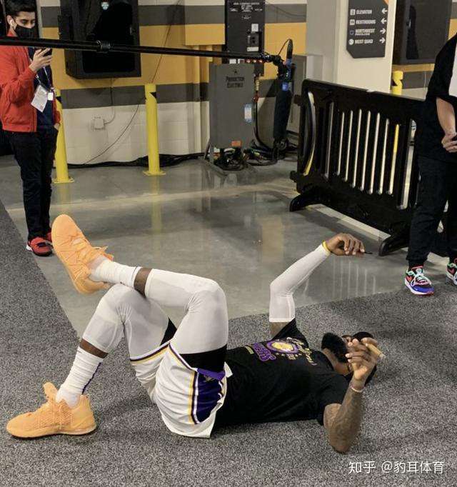 包含詹姆斯在TES比赛中重要助攻，反败为胜引发热议！的词条