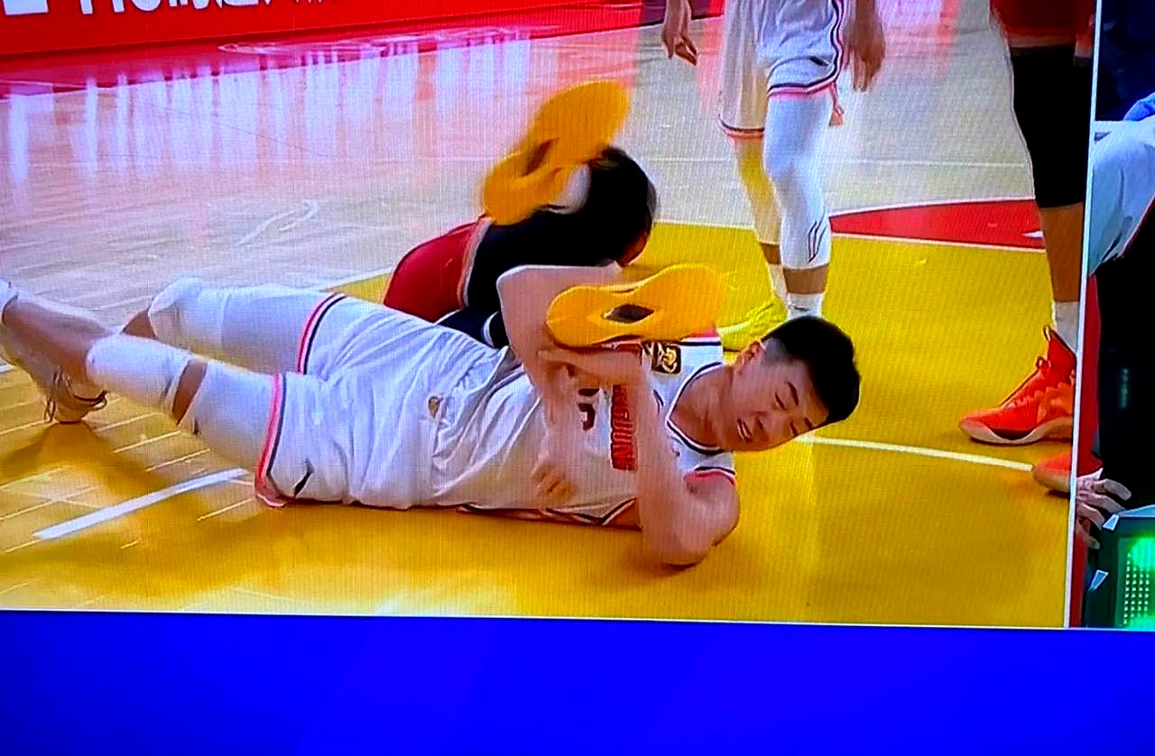 爱游戏- Ning在中国队比赛中败北，持续失利引发热议！气势如虹延续