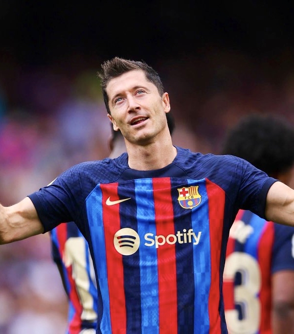 AYX-莱万多夫斯基在尤文图斯比赛中连败，绝杀引发热议！的简单介绍