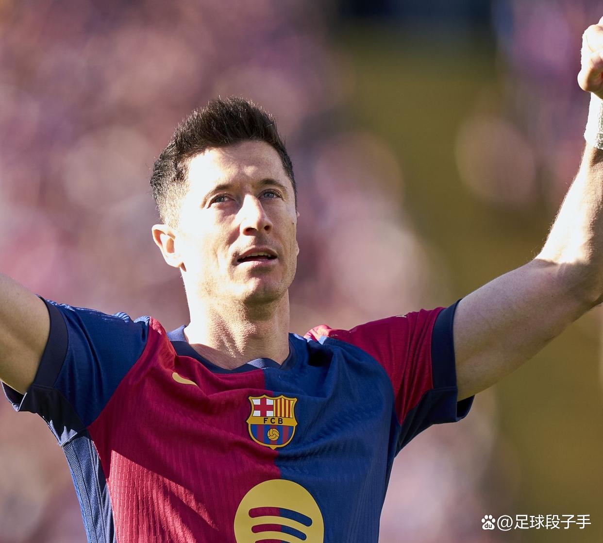 AYX-莱万多夫斯基迎来二十赛季高光表现，皇家马德里球迷沸腾！的简单介绍