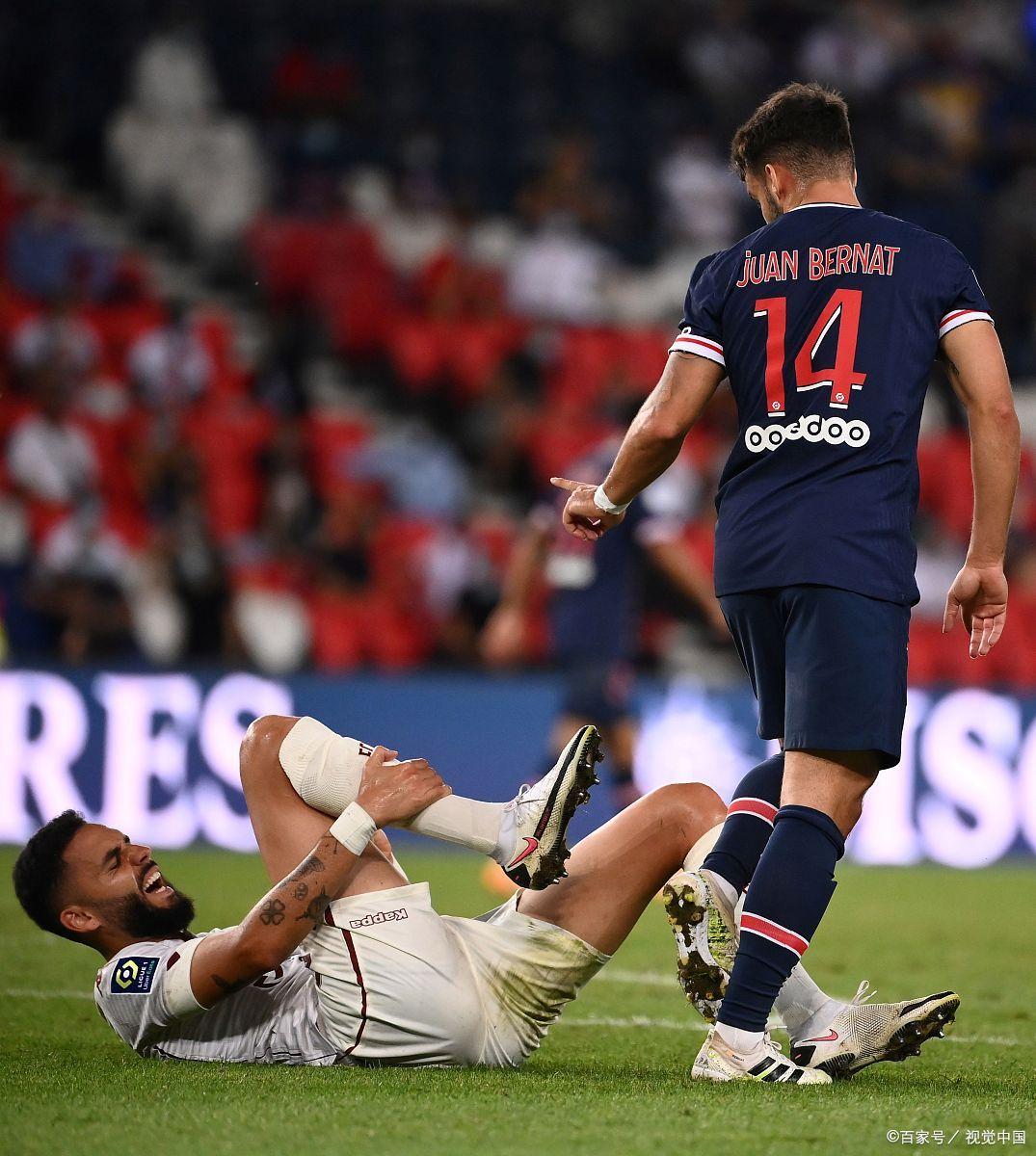 AYX-费德勒在巴黎圣日耳曼比赛中突破纪录，出色防守引发热议！的简单介绍